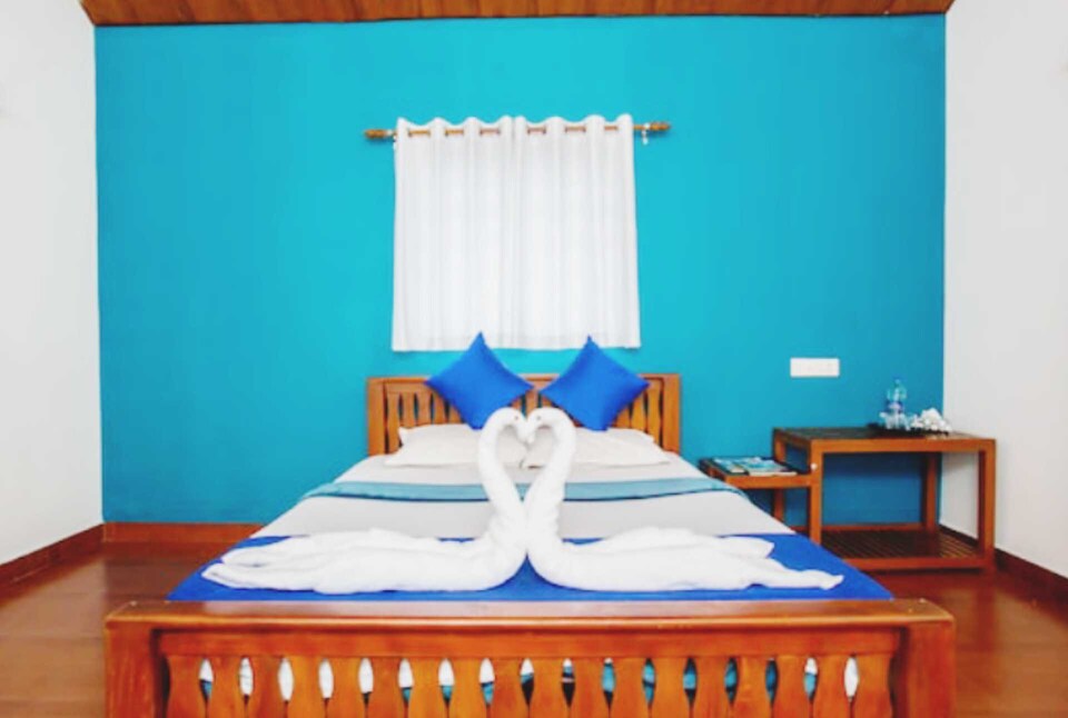 POP HOME 81825D Mountain Maverick Resorts Vagamon , Thekkady, Thekkady