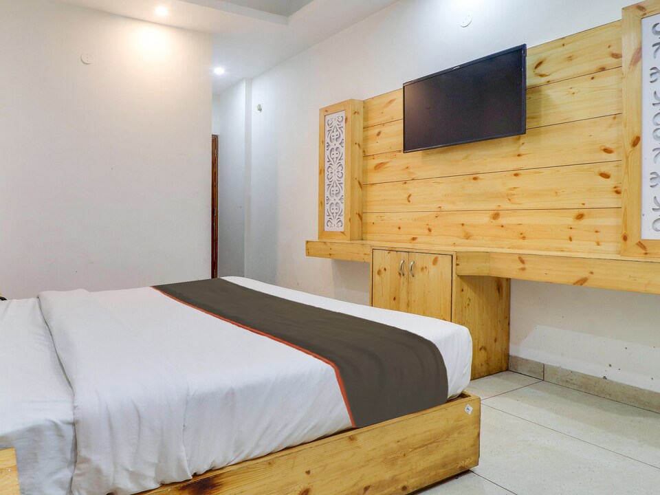 Collection O Hotel Relax Inn, Mall Road Mussoorie, Mussoorie