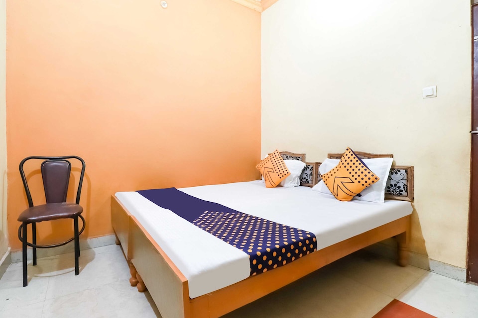 Hotel O Kasturi Sai Darbar, Jhansi, Jhansi