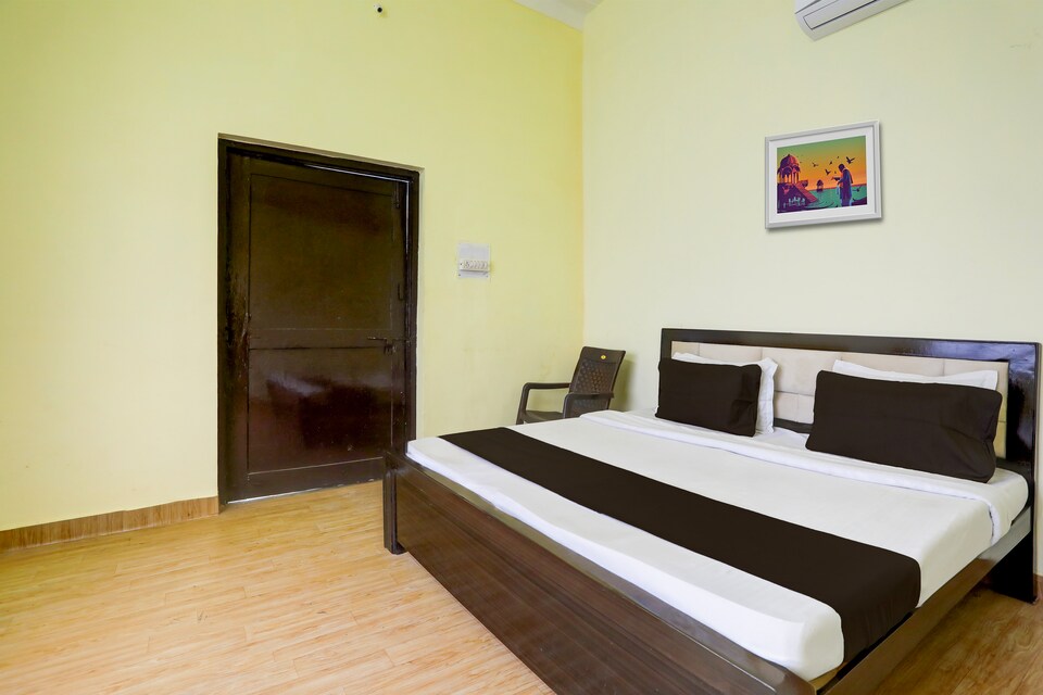 SPOT ON Kunj Bihari Palace, Lashkar, Gwalior