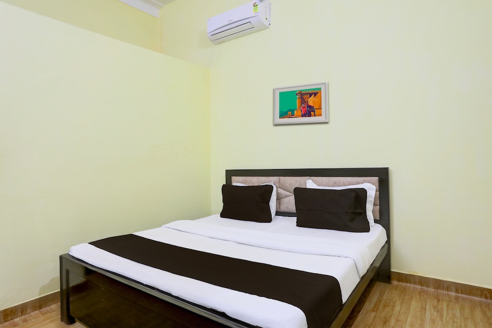 SPOT ON Kunj Bihari Palace, Lashkar, Gwalior