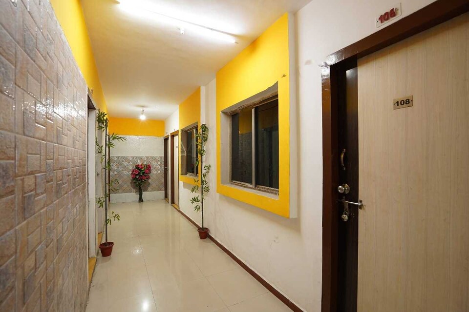 Hotel O Surya Dev Green Land Chokdi, Imitation Market Rajkot, Rajkot