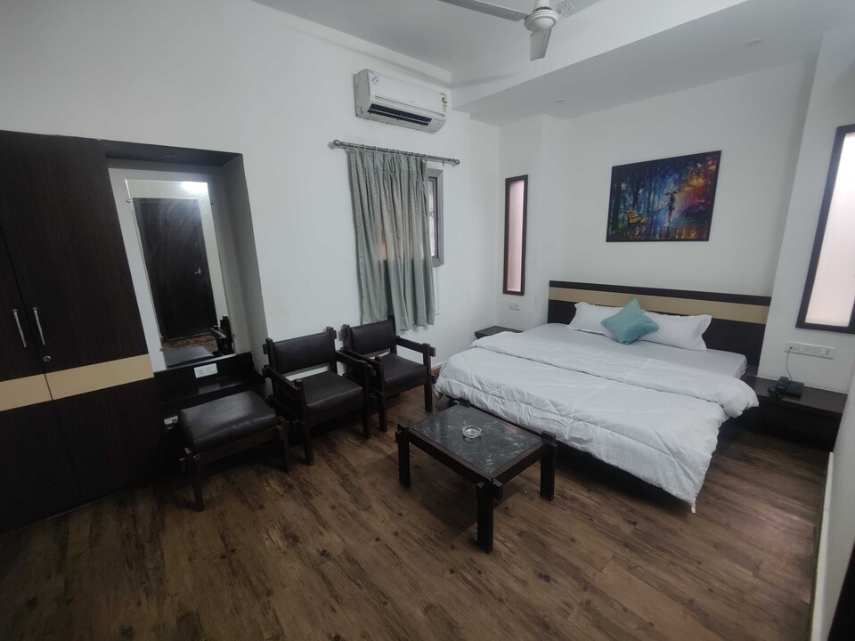 POP 81837D Hotel Sunshine Deluxe, Bus Stand Nagpur, Nagpur