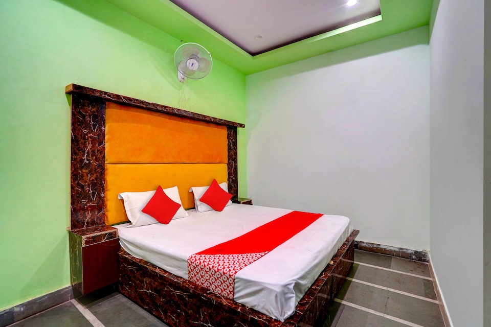 OYO Hotel Plaza , Ghaziabad City, Ghaziabad