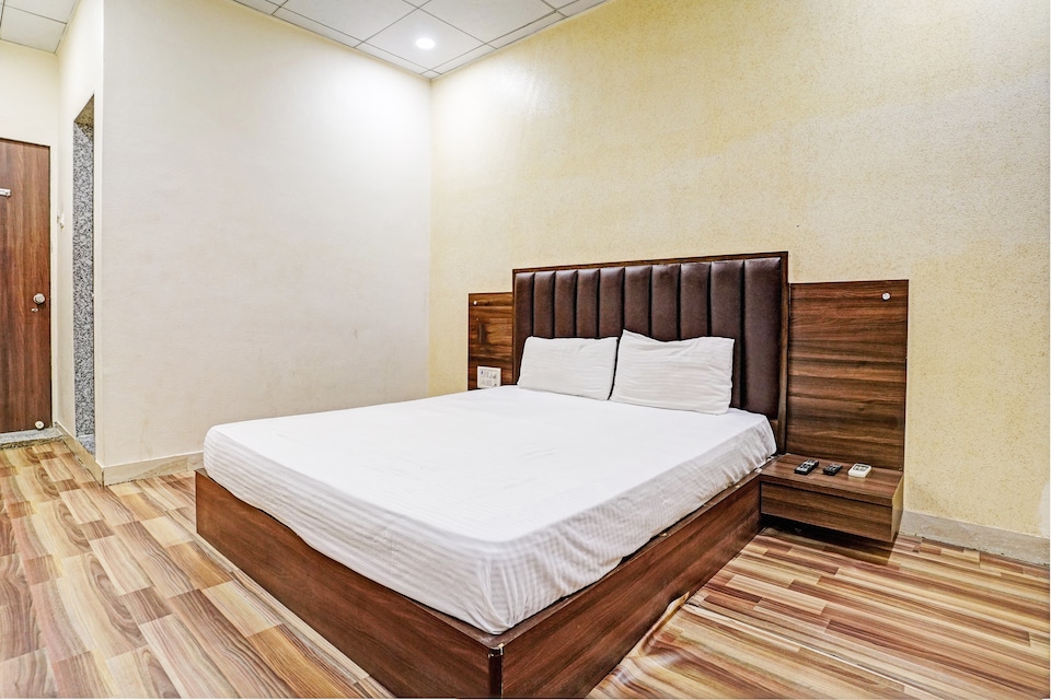 Hotel Gokuldham Inn, Airport Surat, Surat
