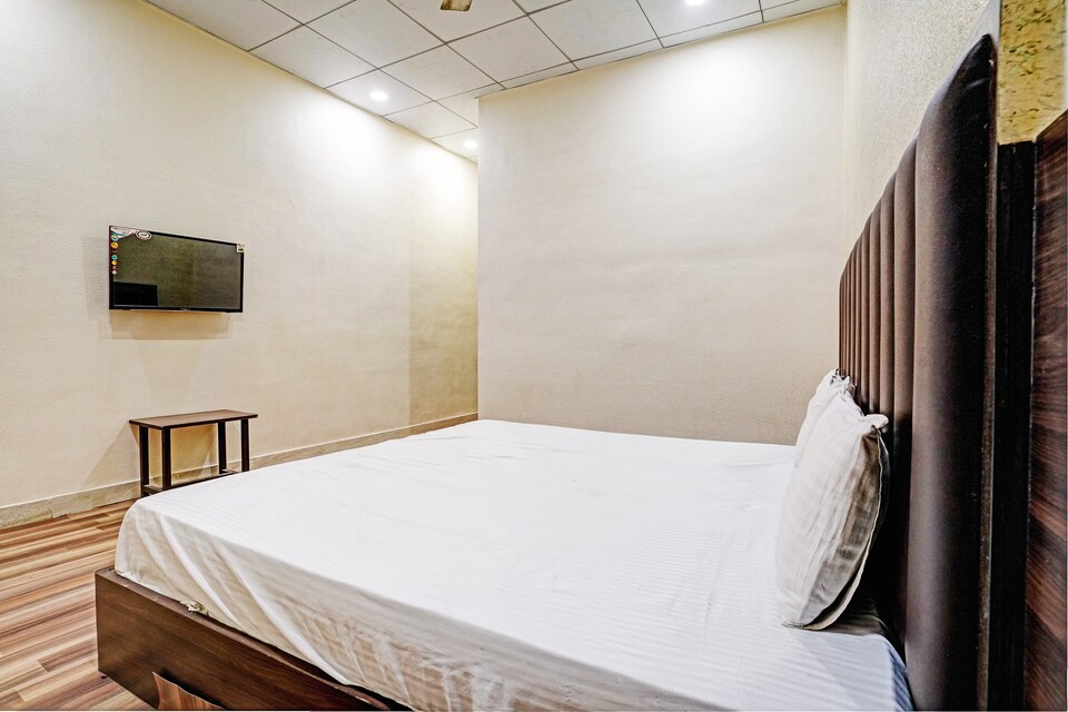 Hotel Gokuldham Inn, Airport Surat, Surat