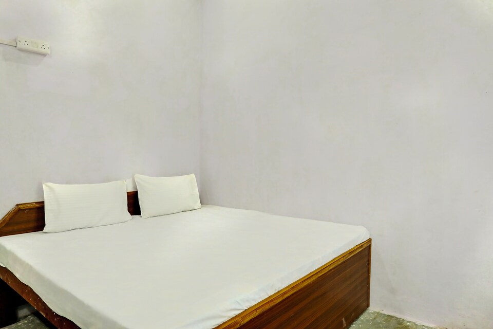 OYO Star Light, Kasganj, Kasganj