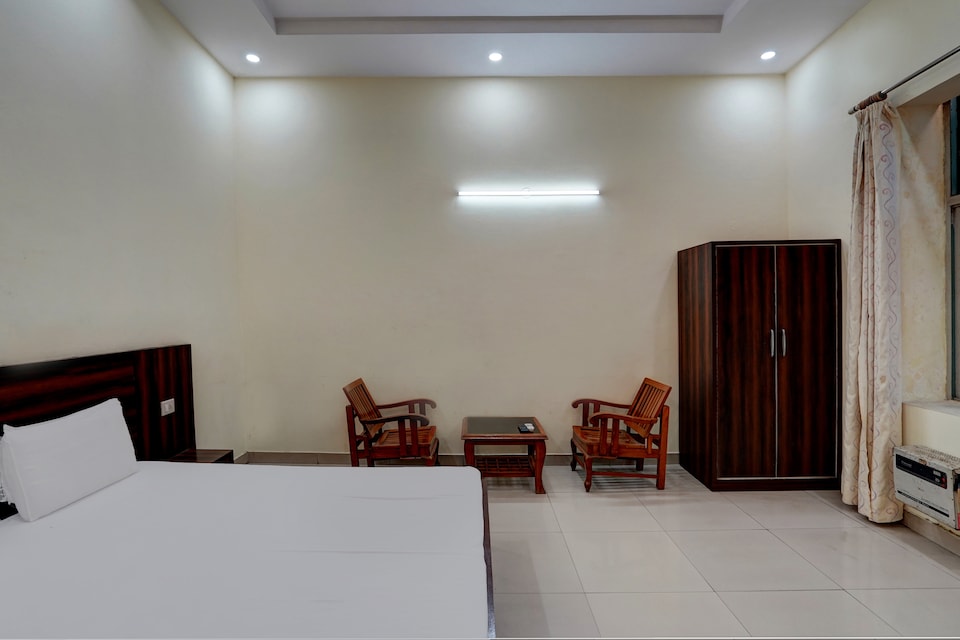 Hotel O Lavnya Hotel, Meerut, Meerut