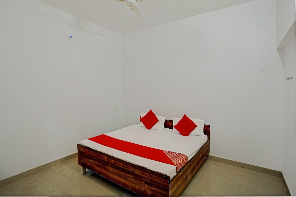 OYO Flagship Phoolpur restaurant and hotel, Rambagh Allahabad, Prayagraj