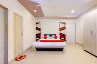 OYO Flagship Hotel Poonam