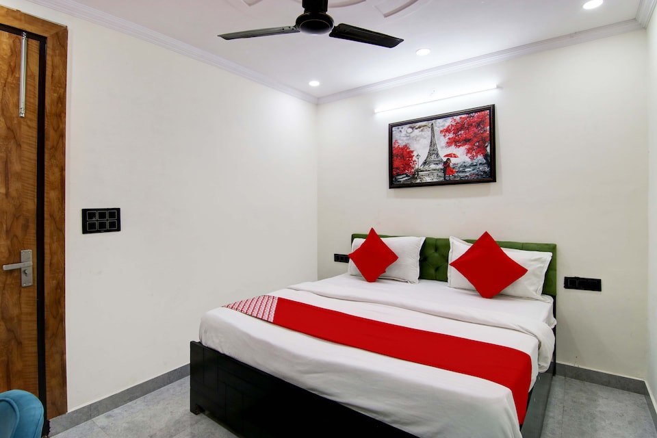 Hotel O Dhankush, Anand Vihar Delhi, Delhi
