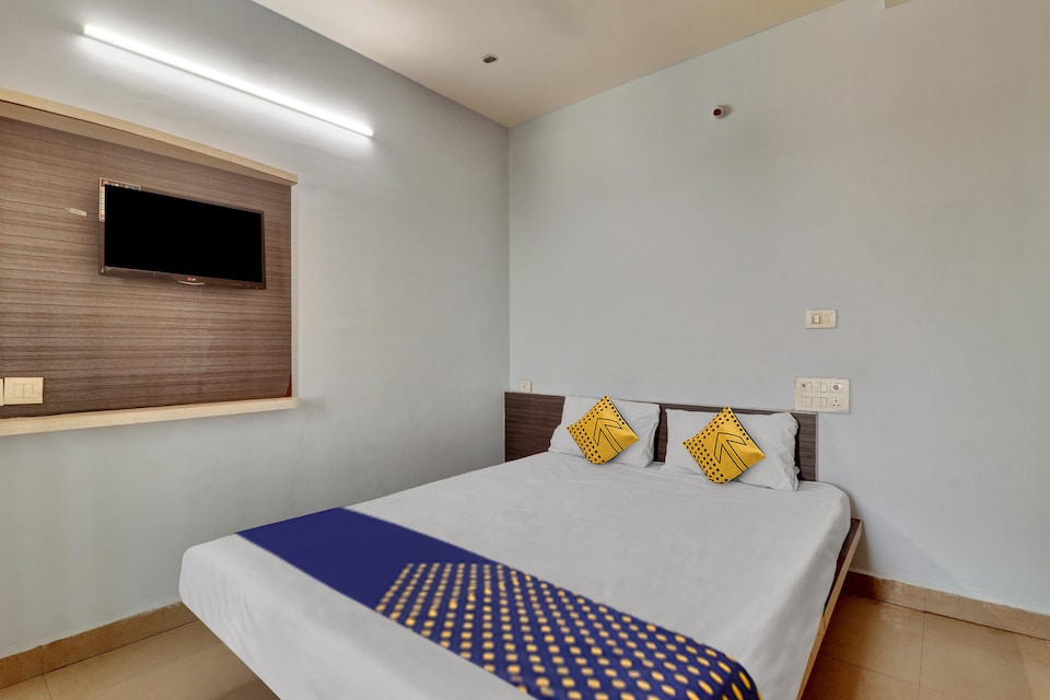 SPOT ON BGR Lodge , Anantapur, Anantapur