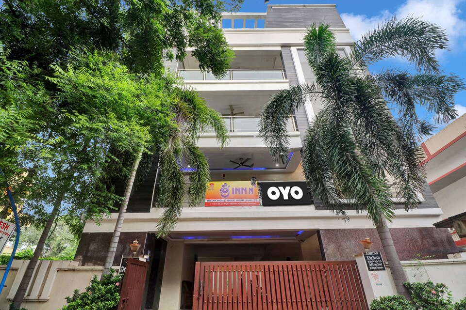 Hotel O Shri Inn, MG Road Vijayawada, Vijayawada