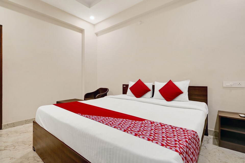 OYO Flagship Hotel C Grand, Mahanadu Extension VIjayawada, Vijayawada