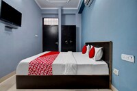 Hotel O Royal Palace