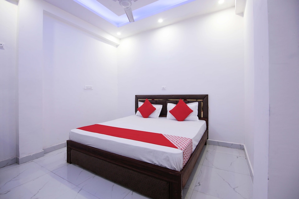 Hotel O Varn Residency and hotels 2, Greater Noida, Noida
