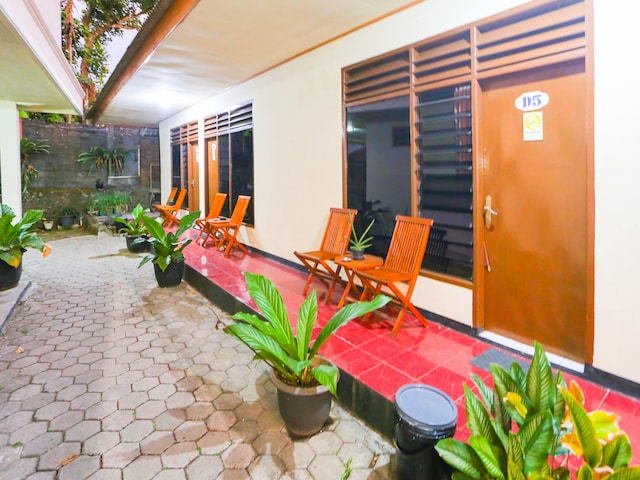 OYO 93136 Hotel Santo Djaya 2