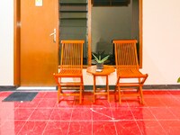 OYO 93136 Hotel Santo Djaya 2