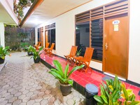 OYO 93136 Hotel Santo Djaya 2