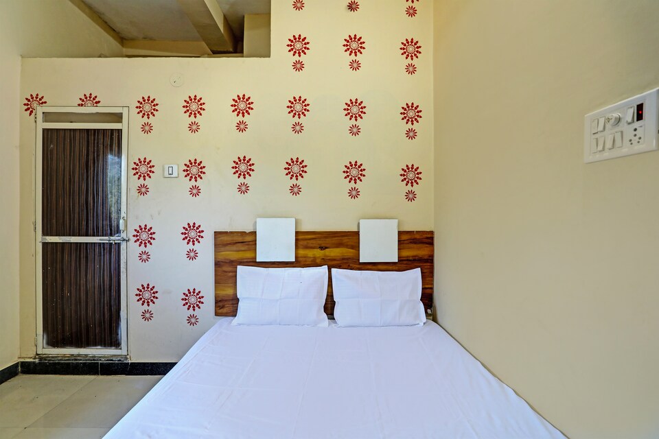 OYO Maa bhagwati Hotel, Nalkheda, Nalkheda