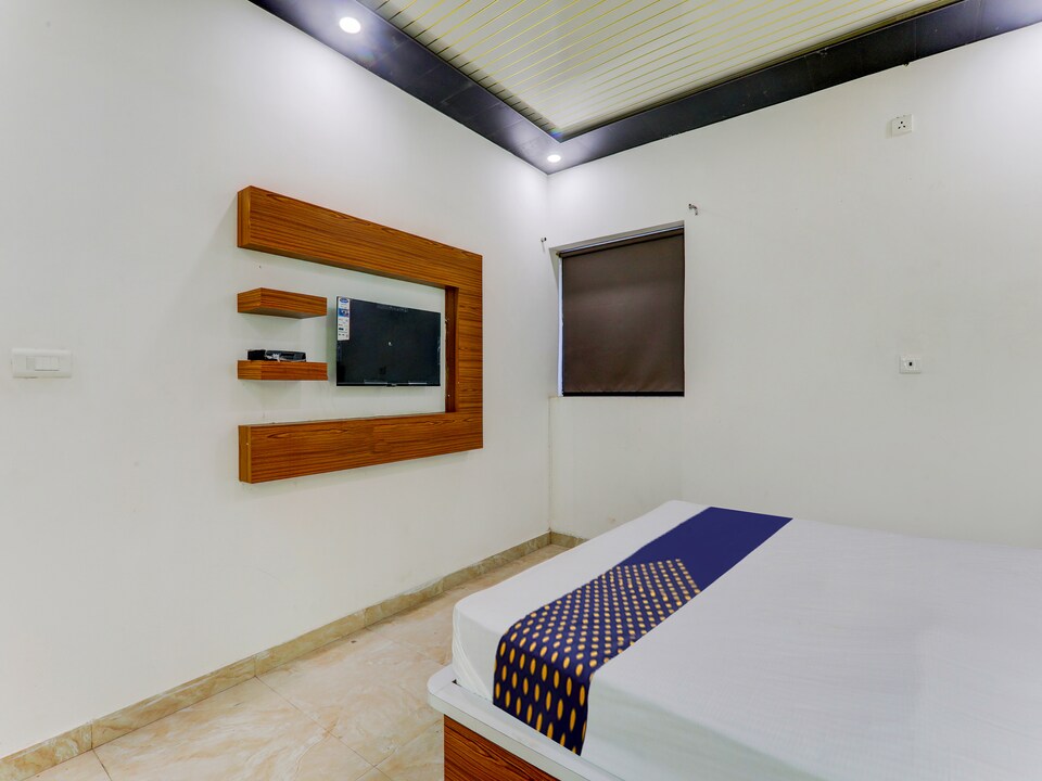 SPOT ON Hotel Knight Inn, Sarnath Varanasi, Varanasi