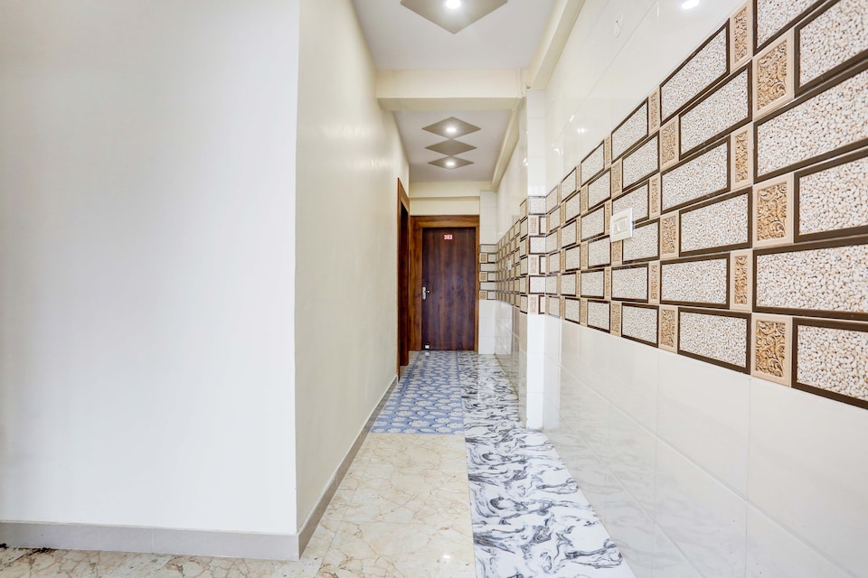 Hotel O M R Galaxy, Kanpur City, Kanpur