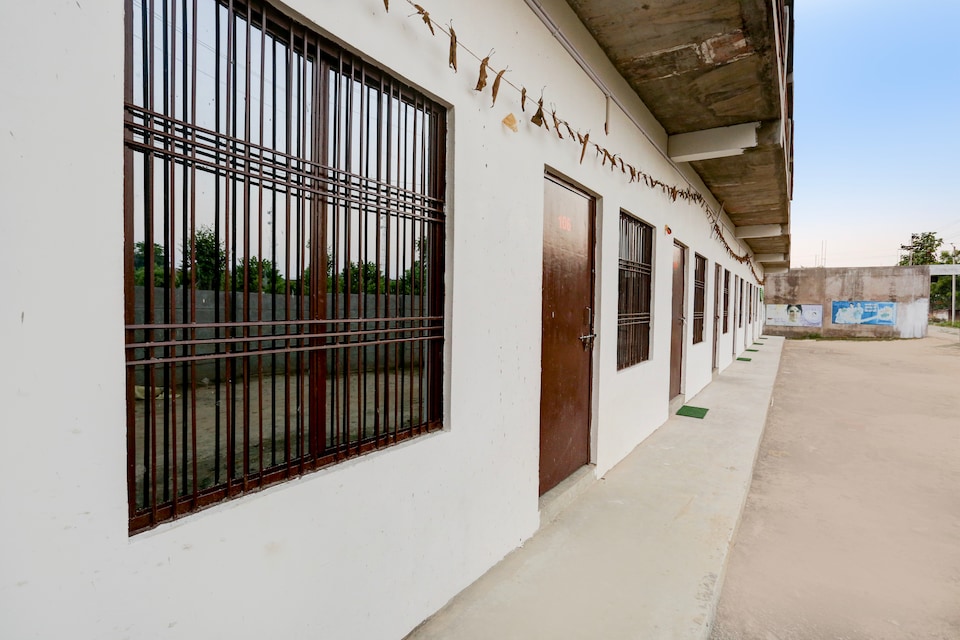 Spot on ROYAL KING, Alambagh Lucknow, Lucknow