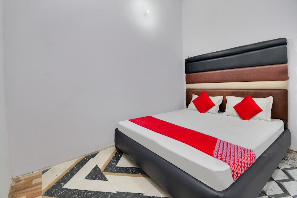  Hotel Moonlight, Greater Noida, Noida