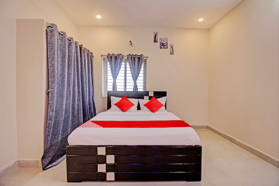 OYO 818797 Hotel New Moon Light, Shamshabad, Hyderabad