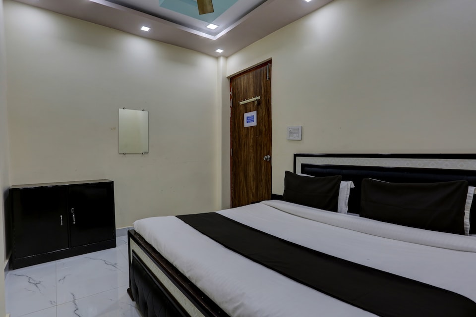 Hotel O by OYO Super mex, Kanpur Railway Station, Kanpur