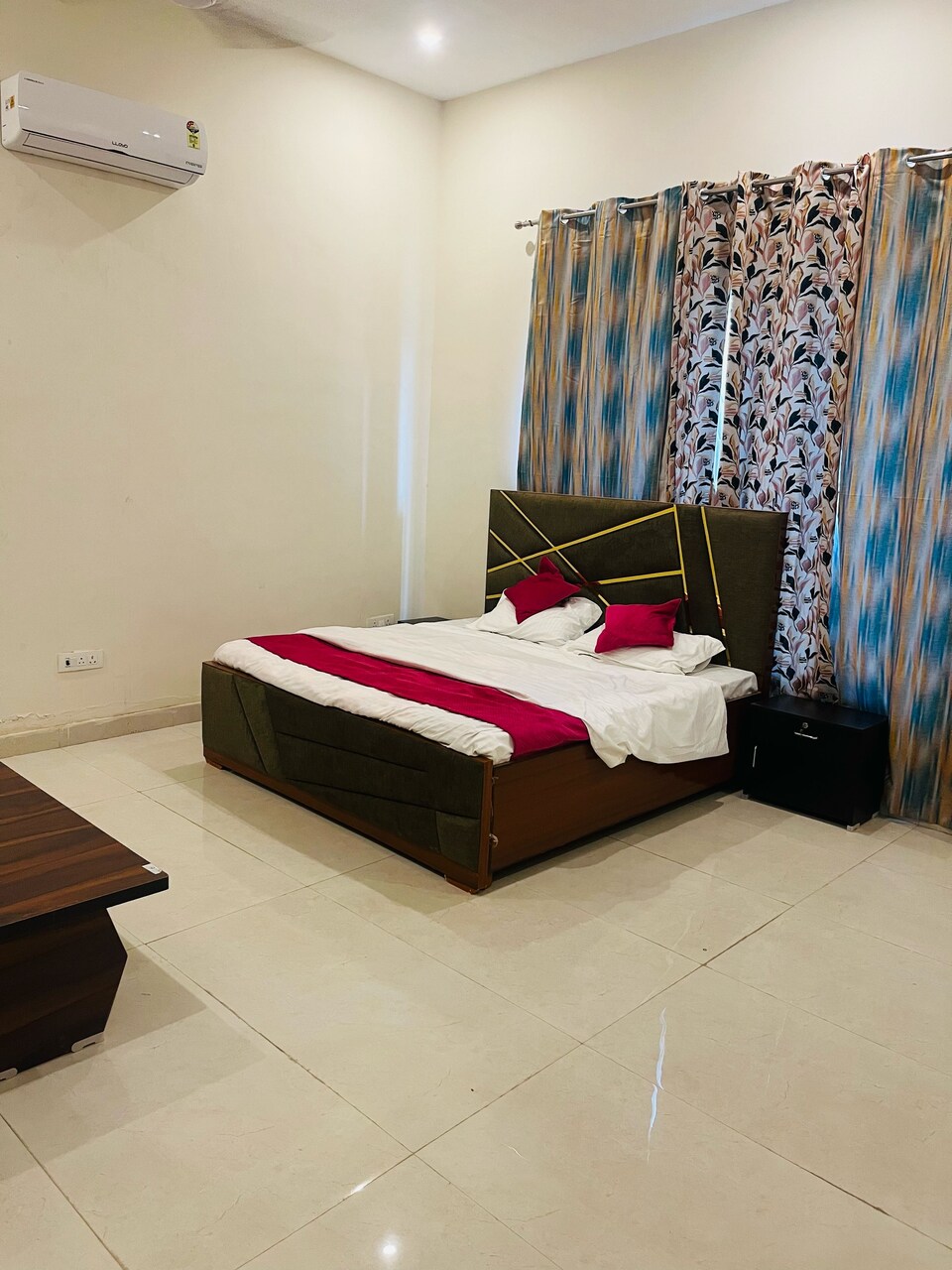 The Noida Inn, Noida City, Noida