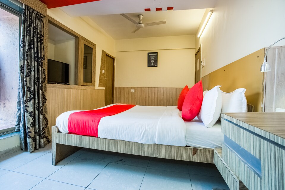 OYO 1743 Hotel Neelkiran, Mumbai Airoli-Vashi, Mumbai