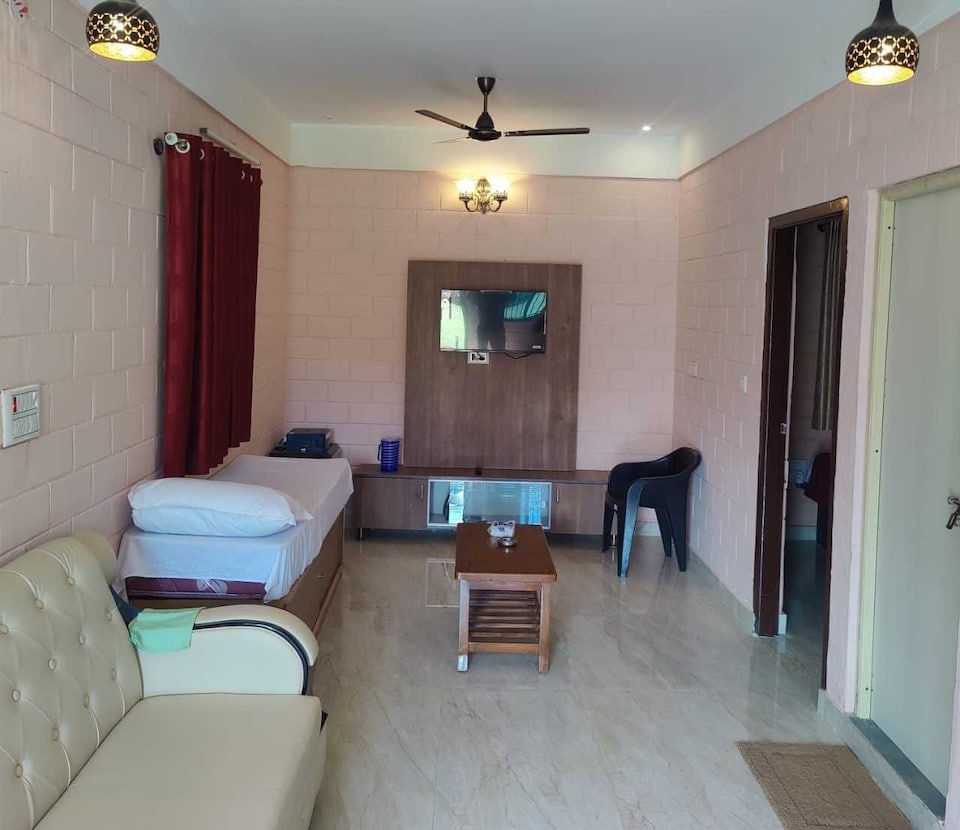 OYO Samruddhi Hills View Resort And Function Hall , Airport Road Bangalore, Bangalore