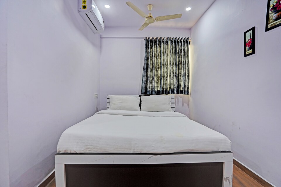 OYO Hotel 4 Seasons, Kadodra Surat, Surat