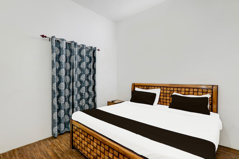 OYO Flagship Chitra Guest House , Rambagh Allahabad, Prayagraj