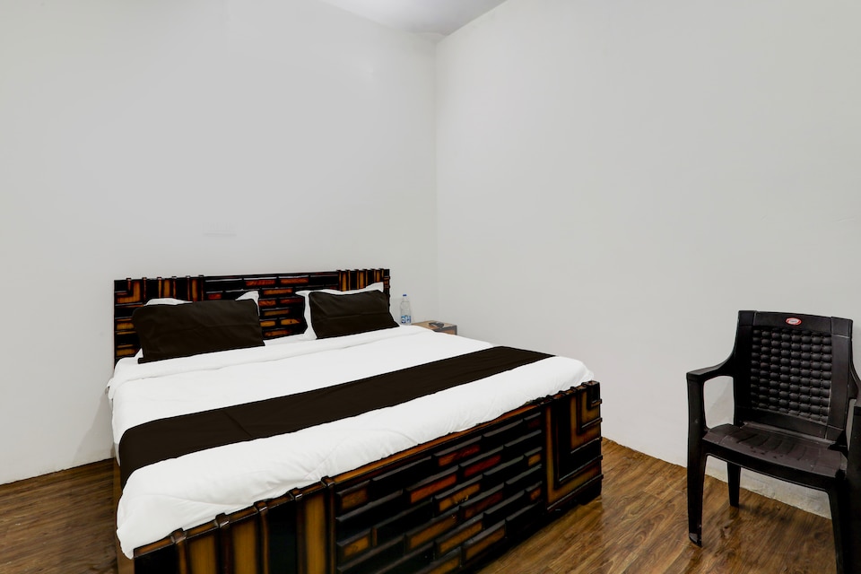 OYO Flagship Chitra Guest House , Rambagh Allahabad, Prayagraj