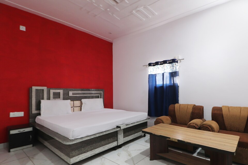 OYO Blue Moon , Narnaul, Narnaul