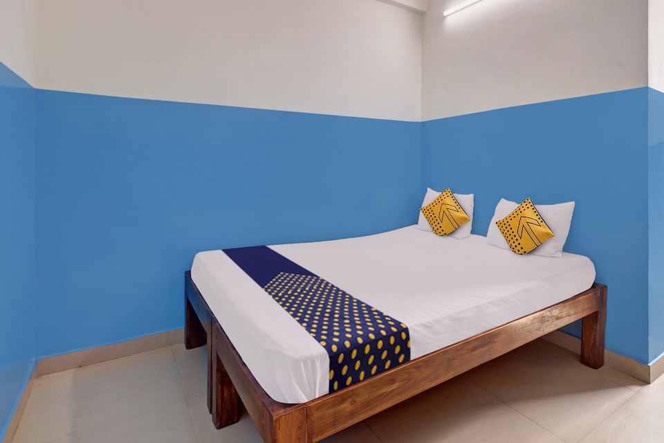 SPOT ON Sri Ranganatha Boarding & Lodging , Tumkur Road, Bangalore