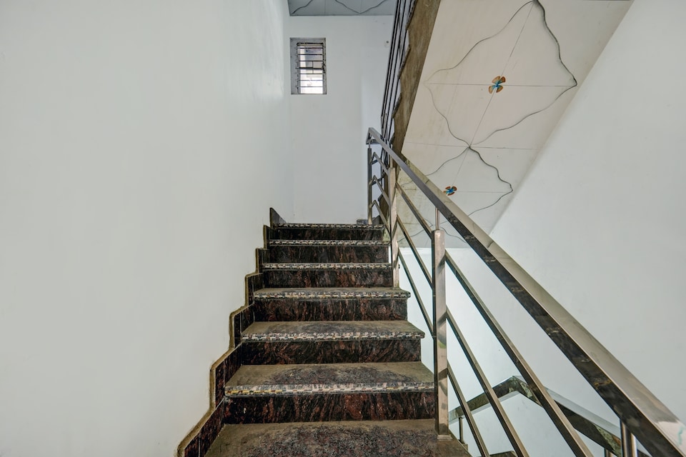 Hotel O S Square Guest House, Kankarbagh Patna, Patna