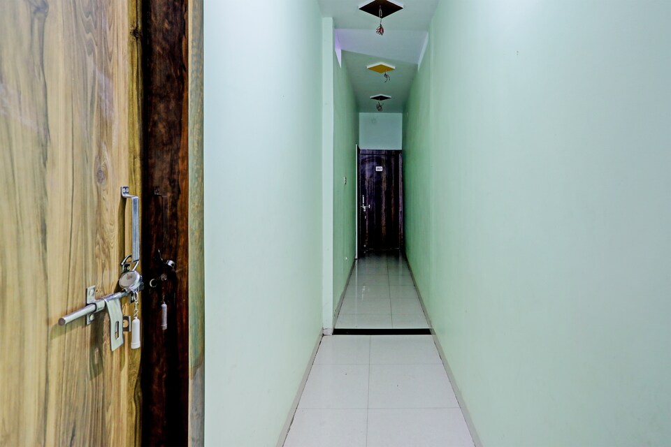 SPOT ON  Avantika Palace, Mahakal Temple, Ujjain