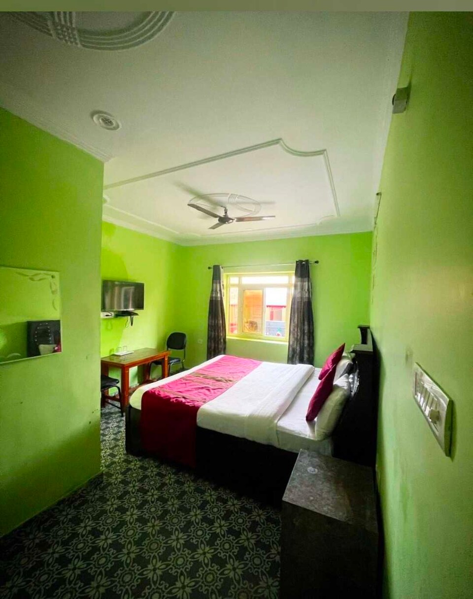 POP HOME 81912A The Hill View Home Stay , Bhowali, Nainital