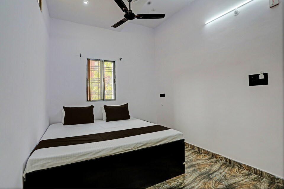 OYO Hotel Adhiraj, Jabalpur, Jabalpur