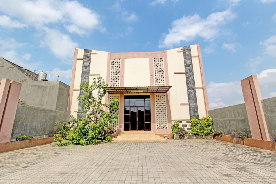 Super OYO Capital O 93204 Hotel Mulia Dua Syariah, Solo, Solo