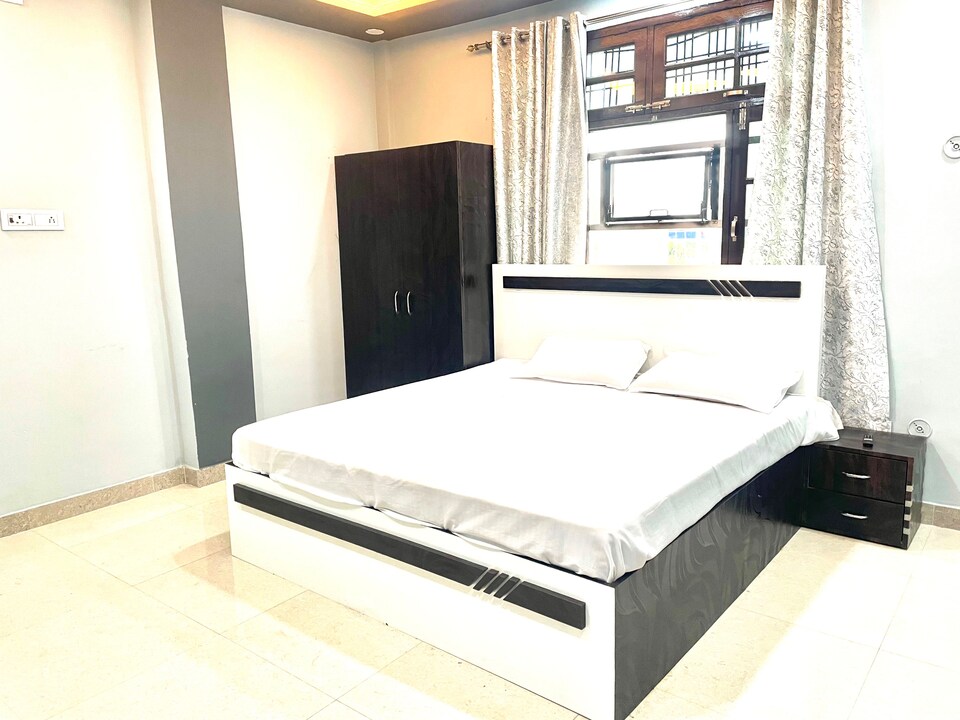 POP 81914D Hotel Alpine Inn, Gomti Nagar Lucknow, Lucknow