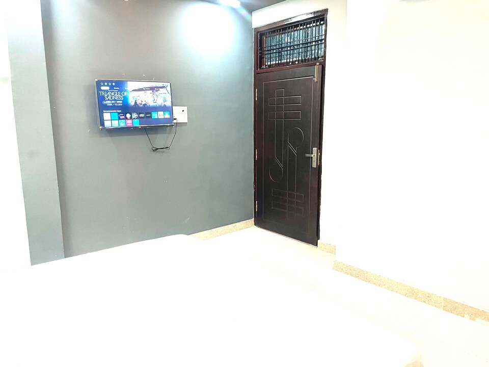 POP 81914D Hotel Alpine Inn, Gomti Nagar Lucknow, Lucknow