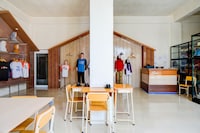 Super OYO 93205 Kusuma Hotel And Convention Hall