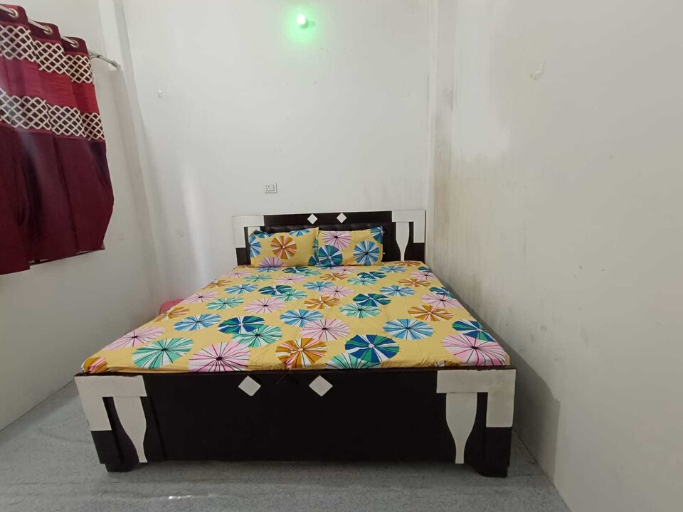 SPOT ON Top Ten Guest House , Golghar, Gorakhpur