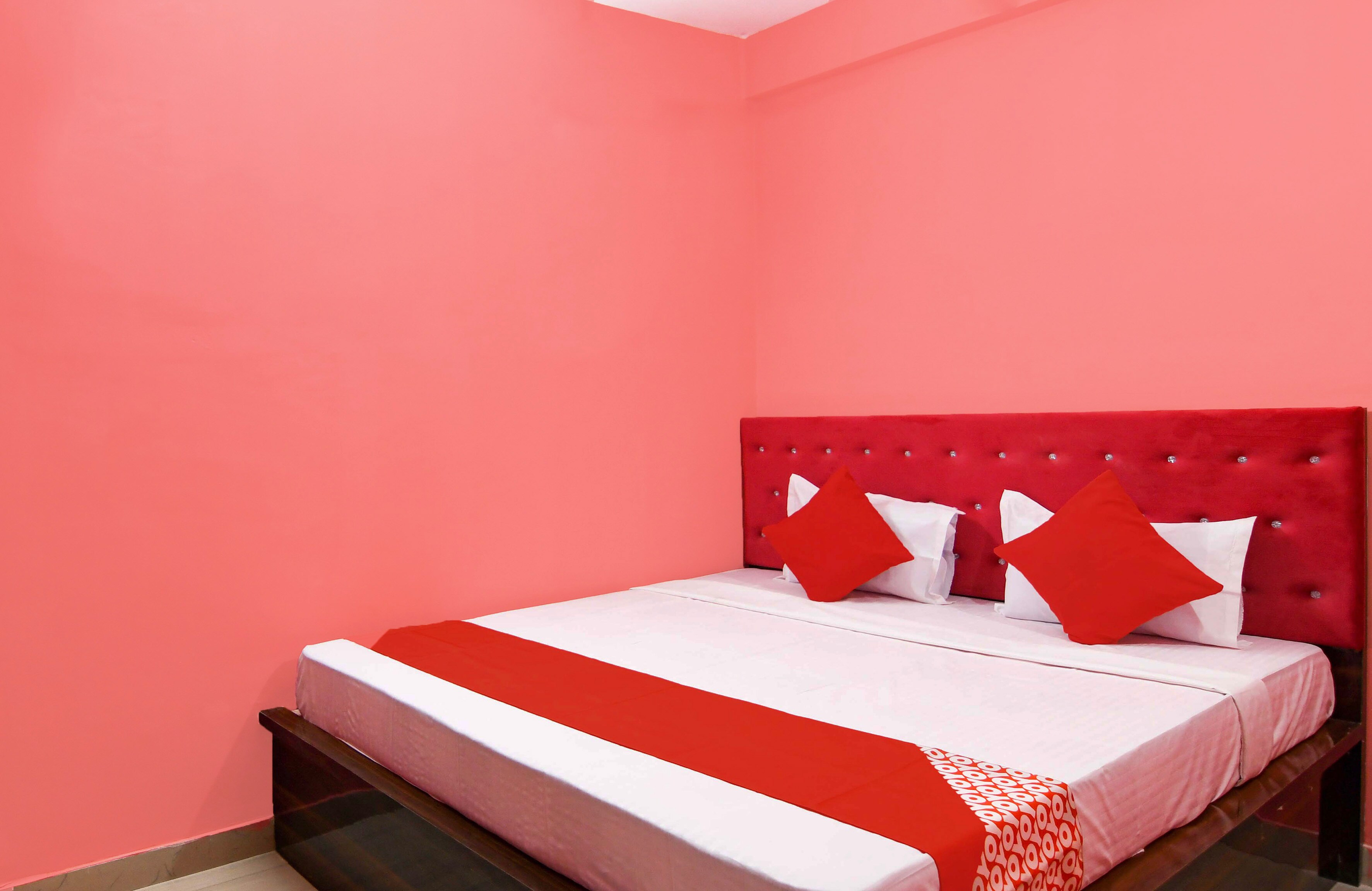 GOLDEN NEST, Flagship Kolkata, Book ₹874 OYO
