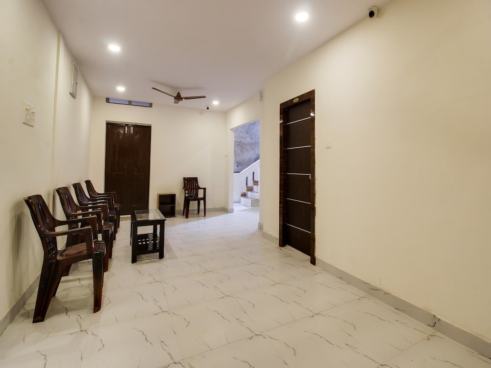 OYO 819227 Sri Sai Ganesh Inn, Nakkalagutta Hanamkonda Warangal, Warangal
