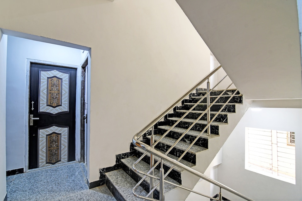 Hotel O Top 22, Gariahat Kolkata, Kolkata